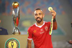 أعلن أمير توفيق مدير التسويق والتعاقدات بالنادي الأهلي التعاقد رسميا مع محمد مجدي قفشة لاعب بيراميدز لمدة خمس سنوات مقبلة. Ø¹Ø±ÙˆØ¶ Ø£ÙˆØ±Ø¨ÙŠØ© Ù„Ù„ØªÙØ§ÙˆØ¶ Ø¹Ù„Ù‰ Ù‚ÙØ´Ø© ÙˆØ§Ù„Ø£Ù‡Ù„ÙŠ ÙŠØ±ÙØ¶ Ø¨Ø³Ø¨Ø¨ Ù…ÙˆÙ†Ø¯ÙŠØ§Ù„ Ø§Ù„Ø£Ù†Ø¯ÙŠØ© Ø§Ù„Ø­ÙƒØ§ÙŠØ©