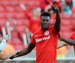 Paulo marcos de jesus ribeiro, commonly known as paulão, is a brazilian footballer who plays as a central defender for cuiabá. Reforco Zagueiro Paulao Desembarca No Rio O Vasco E Muito Grande Lance