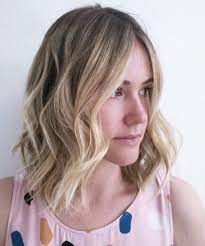New Cool And Attractive Medium Wavy Hairstyles 2019 For Women To Mesmerize Anyone Hair And Comb Wavy Hairstyles Medium Hair Styles Girl Short Hair