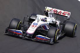 Tap/click when you're ready to race, then tap again when the lights go out. W Ujujqrhsppbm