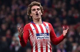 Camisas divididas verticalmente ao meio em azul e branco e calças azuis, uniformes comprados da equipe inglesa do blackburn rovers. Antoine Griezmann S Potential Return To Atletico Madrid As Com