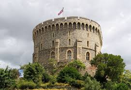 Home to the royal family for past 900 years, it is the world's largest occupied castle. Hd Wallpaper Windsor Castle England Tower Royal King Queen United Kingdom Wallpaper Flare