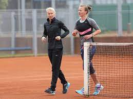 Height, photos & stats of all atp & wta players including jana novotna. The Wisdom Of Jana Novotna Lives On In A Young Czech Player The New York Times