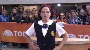  singing  sending out an s.o.s.! Superstar Mary Katherine Gallagher With Natalie Morales Today S Snl Halloween Youtube