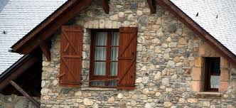 En el pueblo de benasque, en la provincia de huesca, puedes encontrar las actividades y casas rurales que se muestran a continuación. Referencia Casa Rural Anciles Localizacion Anciles Benasque Huesca Cliente Construcciones Mateo S A Materiales Ventana A12 Mader House Styles House Home