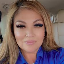 Carrie Arellano's Instagram, Twitter & Facebook