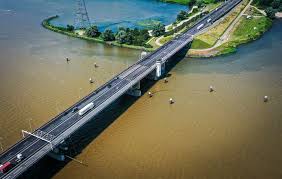 Wekelijkse inspecties en aandraaien van de klemmen volstaan niet meer', zo meldt rijkswaterstaat. Schouwen Duiveland Eist Oplossing Voor Meer Vracht En Toeristenverkeer Op N57 Door Hinder Rond Haringvlietbrug Dit Had Beter Gekund Schouwen Duiveland Pzc Nl