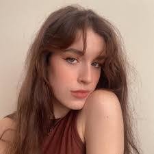 Beth Carmosino's Instagram, Twitter & Facebook