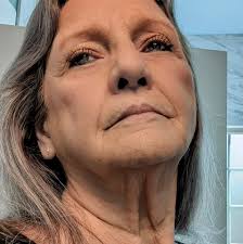 More ideas @  https://pallettips.com/art-and-craft/50-amazing-art-and-craft-ideas-to-decorate-your-home-and-garden/