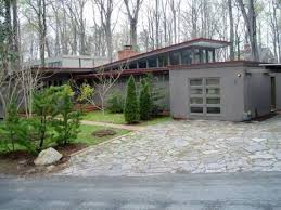 8712 Old Spring Rd Richmond Va 23235 Zillow Mid Century Modern House House Colors Modern House Design