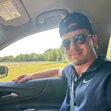 Rocco Covelli (@RoccoCovelli18)