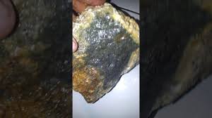 Ciri ciri batu yang mengandung emas di sungai , kita harus melihat histori sejarah tempat tersebut, apakah dahulunya atau saat ini ada penambang emas? Cara Melebur Batu Emas By Iwan Busi