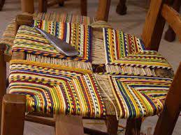 Autrefois, ce sont des réparateurs de chaises qui stationnaient dans les. Resultat De Recherche D Images Pour Rempaillage Chaise Woven Furniture Design Refurbished Chairs Reupholster Furniture