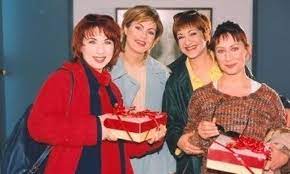 Η ηθοποιός και συγγραφέας χρύσα σπηλιώτη διακρίθηκε κυρίως για τα θεατρικά της έργα, που ανέβηκαν σε ελληνικές σκηνές και μεταφράστηκαν … Xrysa Sphliwth H Symprwtagwnistria Ths Sto Kare Ths Ntamas Thn Apoxaireta