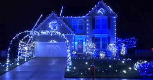 Ob deko, geschenke oder mode. Young Family Ice House Christmas Display In Wadsworth