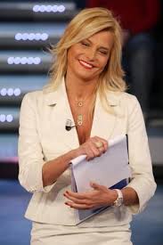 Simona ventura nuovo taglio people oggi.it. La Web Tv Di Simona Ventura Sbarca Su Yahoo E La Nuova Strada Digital News