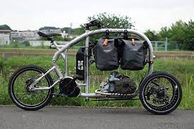 daga s stroke trike offers stable cargo transport man of many cargo transport cargo bike trike