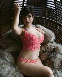 Mrspeeny - Free pics, galleries & more at Babepedia
