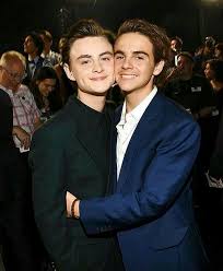 instagram jack grazer y tu 𝗧𝗲𝗿𝗺𝗶𝗻𝗮𝗱𝗮 𝗲𝗱𝗶𝘁𝗮𝗻𝗱𝗼 movie premiere cute actors it movie cast
