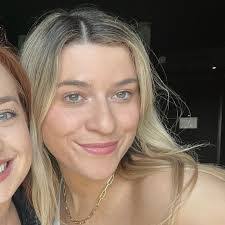 Sarah Jardine's Instagram, Twitter & Facebook