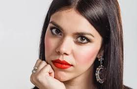 Laura Spano, il nuovo canto dell'Isola sboccia in tv