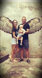 2 другая информация twitter tjdillashaw. Top 13 Pics Of Tj Dillashaw With His Wife Law Of The Fist