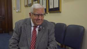 He died after a bicycle accident in gillette, wyo., the city where he began his political career. Wyoming S Sen Mike Enzi Wants To Prevent Government Shutdowns