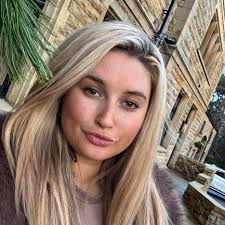 long shot but does anyone know anyone who would be able to make me some  birthday pj's for thursday? 🙏🏼🤍