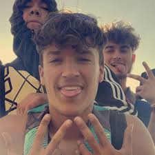 ian crow (@_ian.crow_) • Instagram photos and videos