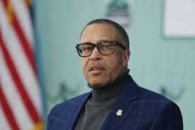 Former Portland police chief will challenge Whitmer for Michigan governor