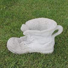 A curved comfort topline completes these rubber garden boots, improving range of motion while keeping heat in and cold out. Work Boot Planter Large Item Pl476 Concrete Garden Supply