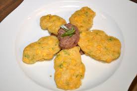 Misir Kizartmasi Malzemeler 2 Adet Misir Konservesi 1 Paket Kabartma Tozu 1 Cay Kasigi Kirmizi Toz Biber 2 Adet Taze Sogan 1 Si Meze Tarifleri Meze Misir