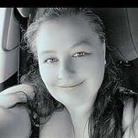 Samantha Packard's Instagram, Twitter & Facebook