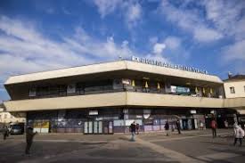 Bạn có thể bấm vào mục hôm nay để chọn thời gian phát sóng của kênh đang xem. Meeting Point Be Free Tours