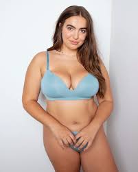 Julia Berit - Free pics, galleries & more at Babepedia