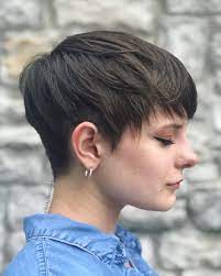 Want your hair to look on point but have no motivation to put in effort or visit the hair salon frequently? 19 Sleek Short Messy Hair Ideas To Try In 2021