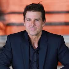 Глубинный космос / untitled tom cruise/spacex project (2022). Tom Cruise Goes To Movie Theater In London To See Tenet As A Fan Gma