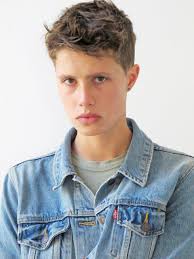 Clare Larsen's Instagram, Twitter & Facebook