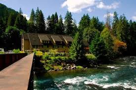A Spa In The Woods Dip Into Northwest Hot Springs Northwest Tripfinder Hot Springs Spring Resort Places To Go