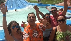 Vali vijelie îşi învaţă copiii să fie chibzuiţi şi să aprecieze tot ceea ce au, dat fiind faptul că sunt foarte mulţi oameni care nu îi permit lucrurile lor. Vali Vijelie A Spus Cum IÈ™i AlintÄƒ SoÈ›ia Pe Care A InÈ™elat O Se EnerveazÄƒ