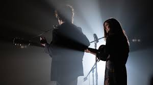 Quando Um Completo Desconhecido chega ao streaming? Confira previsão de  lançamento online | Minha Série