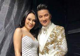 Đàm vĩnh hưng và thu phương 'bóc mẽ' mỹ tâm họa mi tóc nâu vất vả tranh luận với hai đồng nghiệp trong cuộc chiến giành thí sinh trong tập bốn vòng giấu mặt. Dam Vinh Hung Said He Was Waiting For My Tam Revealing The Surprise Behind It