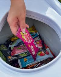 🍦Carrinho de sorvete gratuito no seu evento! ✨ Na @mrmixsorvetesjundiai  comprando a partir de 120 picolés ou paletas você pode alugar o carrinho  sem custo pra levar para o seu aniversário, confraternização,