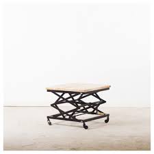 Table basse avec structure en bois massif et 4 plateaux réversibles et amovibles.‎ Table Basse Relevable Bois Interieur Creatif