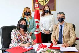 اصدرت وزارة الشباب والرياضة والإدماج المهني بلاغا توضيحيا ردت فيه على رئيس اللجنة الاولمبية محرز بوصيان حول ماأسمتها المغالطات وحملات التشويه التي يقوم بها وهذا نص البلاغ : ÙØ²Ø§Ø±Ø© Ø§ÙØ´Ø¨Ø§Ø¨ ÙØ§ÙØ±ÙØ§Ø¶Ø© ÙØ§ÙØ§Ø¯ÙØ§Ø¬ Ø§ÙÙÙÙÙ ØªÙÙØ³ Ø§ÙØ¢Ù