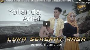 verse dm a saat ku tenggelam dalam sendu dm g waktupun enggan untuk berlalu bb am dm ku berjanji tuk menutup pintu hatiku em a entah untuk siapapun itu dm a semakin ku lihat masa lalu dm g semakin hatiku tak menentu bb am dm tetapi satu sinar terangi jiwaku gm a saat ku melihat senyummu chorus d f#m bm em dan kau hadir. Chord Kunci Gitar Luka Sekerat Rasa Yolanda Ft Arief Memang Aku Akui Akulah Yang Bersalah Tribun Jateng