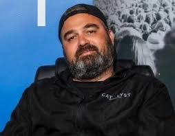 Elliot Lewis rents S.E.A. Lab for campaign HQ