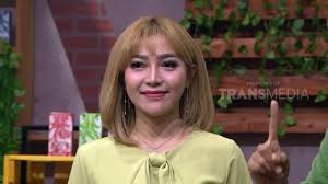 Bahkan ia terlihat tidak mengenakan makeup sama sekali. Surprise Buat Chacha Trio Macan Opera Van Java 29 01 19 Part 3 Youtube