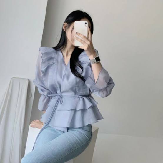 Rekomendasi Model Kemeja Wanita yang Lagi Trend Tahun 2026