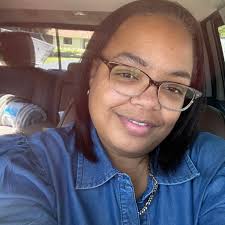 I started the game again and the help chat is still not activated